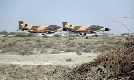 الجيش الإيراني يوجه تحذيرا لمسيرتين أمريكيتين