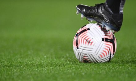 بينهم 3 عرب.. “موت الفجأة” يجتاح ملاعب كرة القدم
