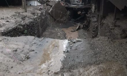 في إيران..قتلى وجرحى جراء سيول وانجرافات أرضية