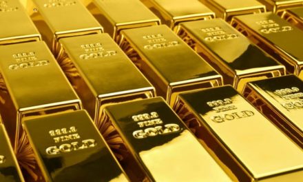 الذهب يقترب من أدنى مستوى له في شهر مع ارتفاع الدولار