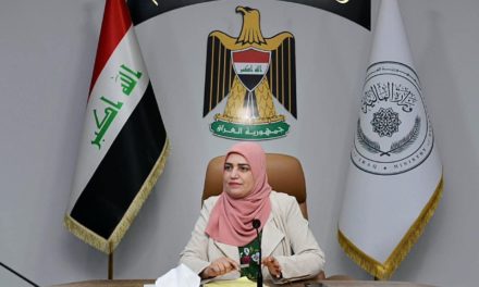توجيه من وزيرة المالية بشأن منافذ صرف الدولار للمواطنين
