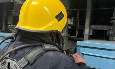 اندلاع حريق كبير داخل معمل جنوب بغداد