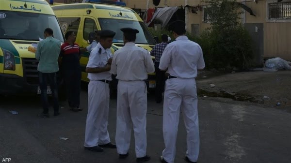 رجل يذبح والديه وينصرف للأذان في المسجد بمصر