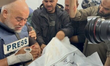 مقتل صحفيين في “رفح” أحدهما نجل الصحفي وائل الدحدوح بقصف استهدف سيارتهما