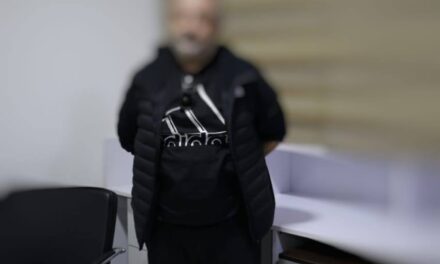 العراق يسترد أحد المطلوبين بقضايا فساد من السلطات المصرية
